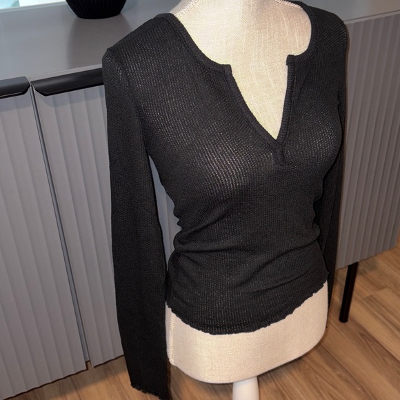Long Sleeve V Neck Henley Top- Black - Picture 4 of 6